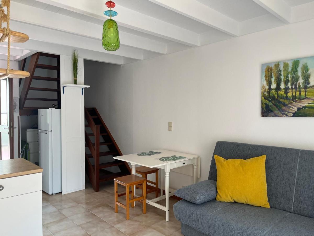 Surf & Chill 69, Quiet Oasis With Community Swimmingpool Vakantiehuis Parque Holandes