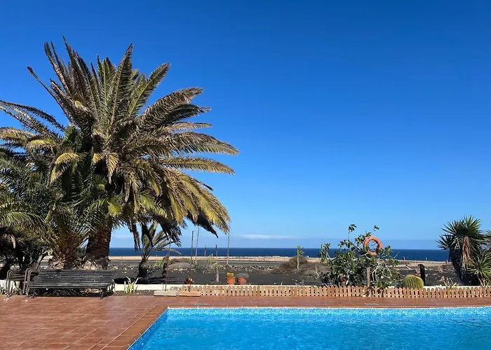 Surf & Chill Bungalow 69, Quiet Green Oasis With Community Swimmingpool