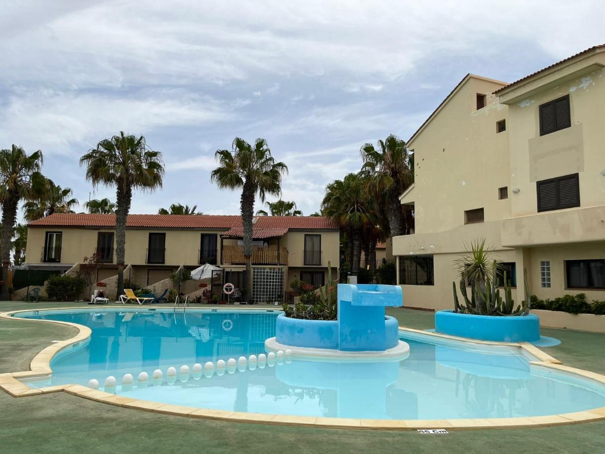 Surf & Chill 69, Quiet Oasis With Community Swimmingpool *